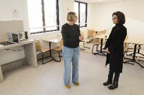 Exclu - Rachida Dati Visits the Emmaus Berthier Center - Paris