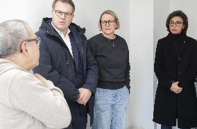 Exclu - Rachida Dati Visits the Emmaus Berthier Center - Paris
