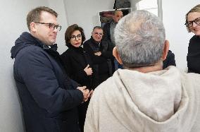 Exclu - Rachida Dati Visits the Emmaus Berthier Center - Paris