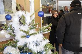 Exclu - Rachida Dati Visits the Emmaus Berthier Center - Paris