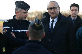 French Interior Minister At the Presentation of A Security Procedure Before New Year's Eve - Domont