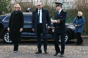 French Interior Minister At the Presentation of A Security Procedure Before New Year's Eve - Domont