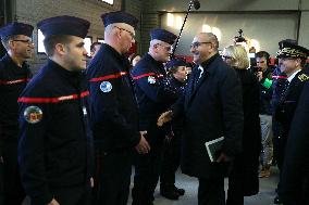 French Interior Minister At the Presentation of A Security Procedure Before New Year's Eve - Domont