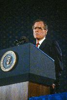 Bush Speaks to Senior US Government Employees