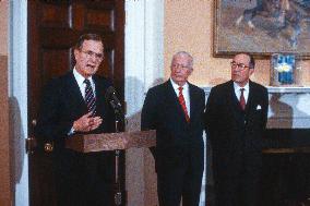 US President George HW Bush signs a Executive Order on Ethics Reform