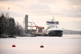 Finnish authorities seize vessel following sea cable disruption