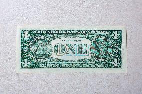 Illustration - Iranian Rial vs US Dollar A Currency in Crisis