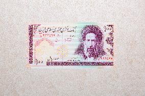 Illustration - Iranian Rial vs US Dollar A Currency in Crisis