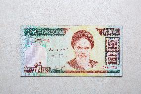 Illustration - Iranian Rial vs US Dollar A Currency in Crisis