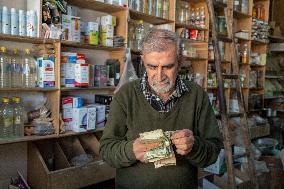 Illustration - Iranian Rial vs US Dollar A Currency in Crisis