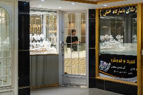 Illustration - Iranian Rial vs US Dollar A Currency in Crisis