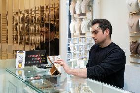 Illustration - Iranian Rial vs US Dollar A Currency in Crisis