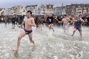 Bain des Givres At New Years Day Swim - Dunkirk