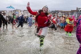 Bain des Givres At New Years Day Swim - Dunkirk