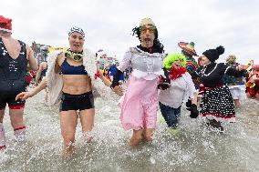 Bain des Givres At New Years Day Swim - Dunkirk