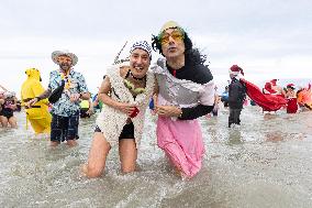 Bain des Givres At New Years Day Swim - Dunkirk