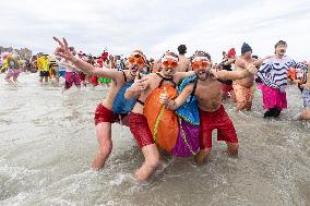 Bain des Givres At New Years Day Swim - Dunkirk