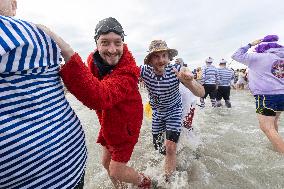 Bain des Givres At New Years Day Swim - Dunkirk