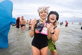 Bain des Givres At New Years Day Swim - Dunkirk