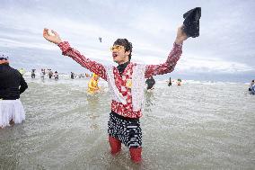 Bain des Givres At New Years Day Swim - Dunkirk