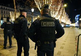 Security Measures At Arc de Triomphe New Year Show - Paris