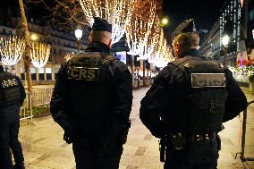 Security Measures At Arc de Triomphe New Year Show - Paris