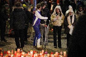 Tribute to victims at Le Constellation bar - Crans Montana