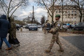 Sentinelle mission in front of the Eiffel Tower in Paris