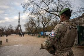 Sentinelle mission in front of the Eiffel Tower in Paris