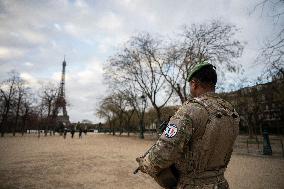Sentinelle mission in front of the Eiffel Tower in Paris