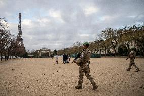 Sentinelle mission in front of the Eiffel Tower in Paris