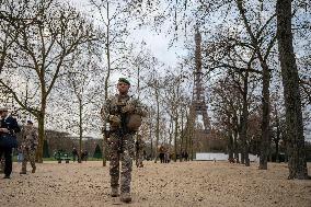 Sentinelle mission in front of the Eiffel Tower in Paris