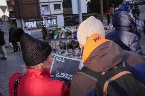 Tribute to victims at Le Constellation bar - Crans Montana