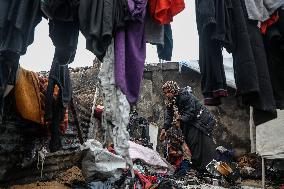 Fire Breaks out in Gaza's Survivors' Camp - Palestine