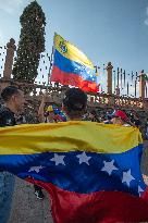 Venezuelans Celebrate the Detention of the President Nicolas Maduro - Mexico
