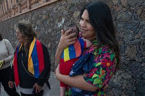 Venezuelans Celebrate the Detention of the President Nicolas Maduro - Mexico