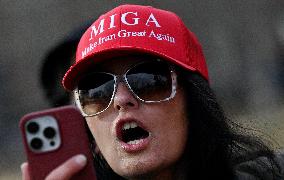 Activists take part in a rally supporting protestors in Iran  - Washington