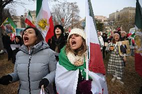 Activists take part in a rally supporting protestors in Iran  - Washington