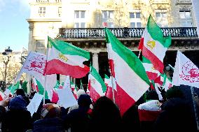 Demo to support Resistance Fighters of Iran in Paris