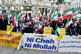 Demo to support Resistance Fighters of Iran in Paris