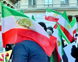 Demo to support Resistance Fighters of Iran in Paris