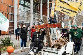 Farmers procession through the streets of Toulouse