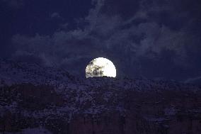 Wolf Moon Supermoon - Iraq