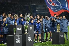 PSG celebrates the Intercontinental Cup at Parc des Princes - FA