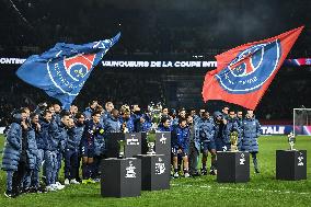 PSG celebrates the Intercontinental Cup at Parc des Princes - FA