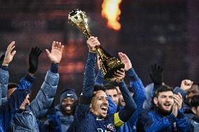 PSG celebrates the Intercontinental Cup at Parc des Princes - FA