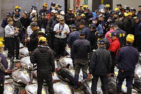 New Year tuna auction in Tokyo