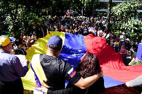 Venezuelans in Mexico Celebrate the Arrest of President Nicolás Maduro