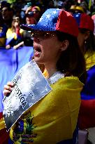 Venezuelans in Mexico Celebrate the Arrest of President Nicolás Maduro