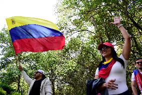 Venezuelans in Mexico Celebrate the Arrest of President Nicolás Maduro